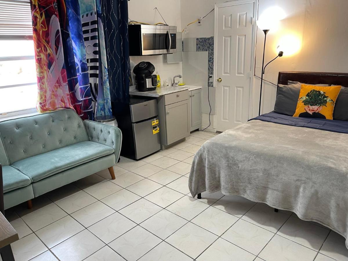 Homestay Value Inside Miami, Near Airport, Beach, Center & Metro