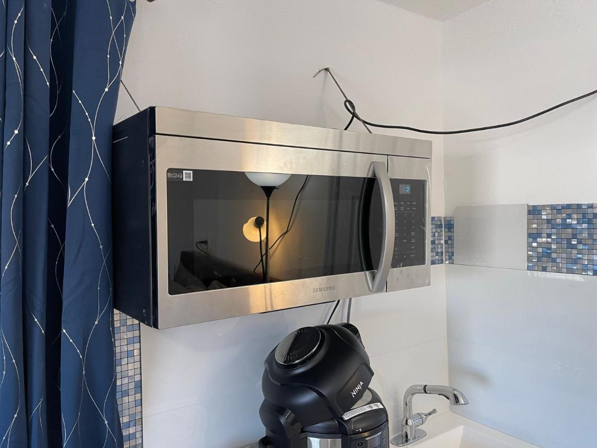 Homestay Value Inside Miami, Near Airport, Beach, Center & Metro Miami