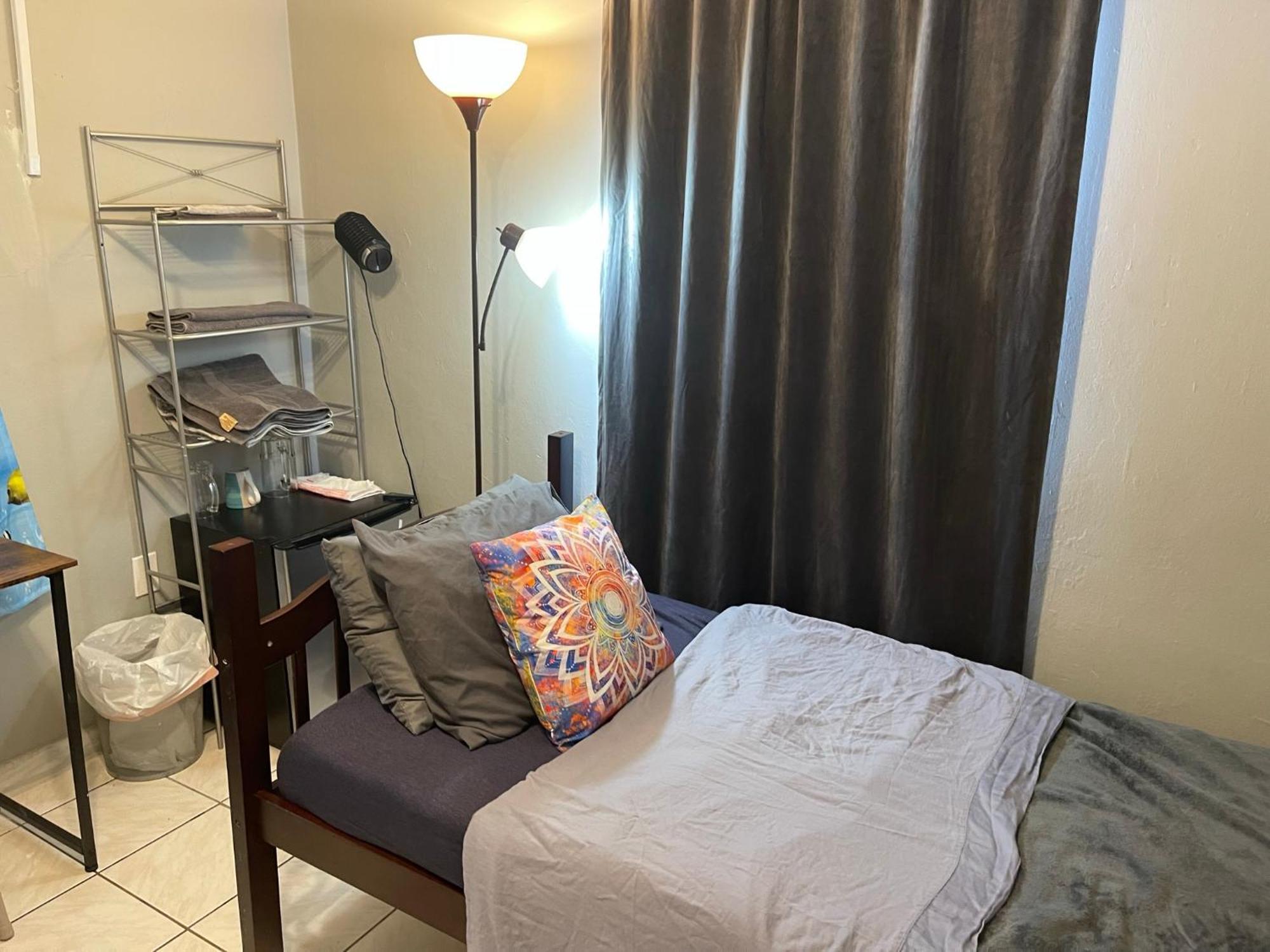 Homestay Value Inside Miami, Near Airport, Beach, Center & Metro Miami